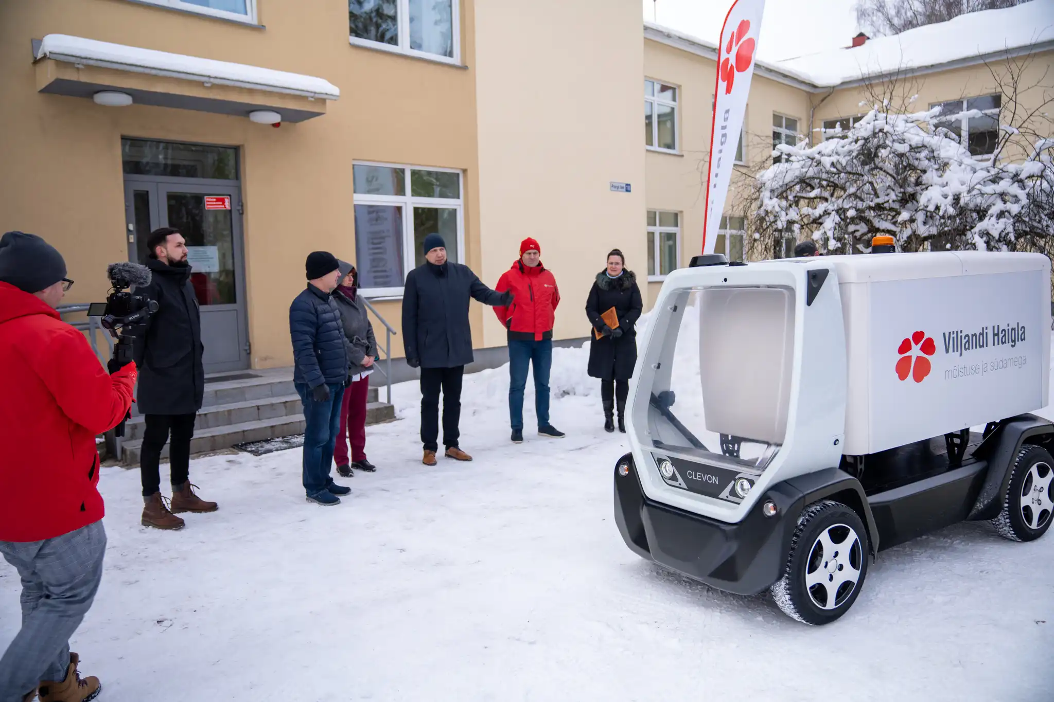 Autonomous robot carrier CLEVON 1 delivering for Viljandi Hospital