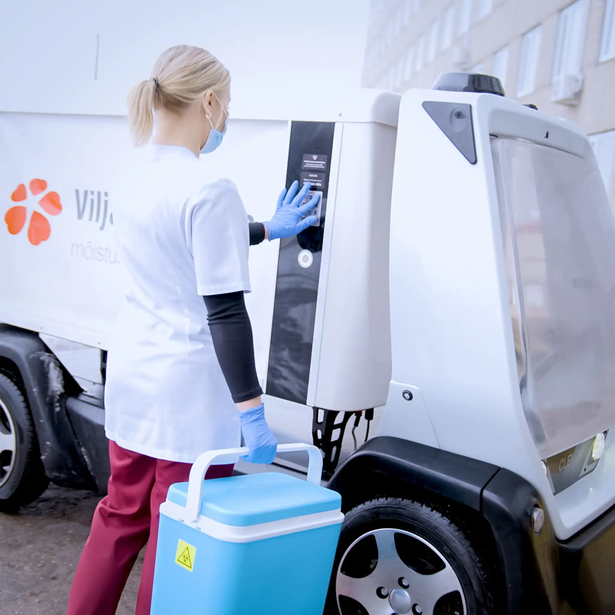 Robot carrier CLEVON 1 - Healthcare, hospital delivery