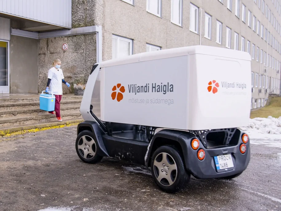 Autonomous delivery robot in healthcare