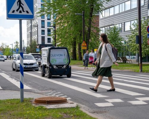 CLEVON-1-autonomous-delivery-vehicle-at-crosswalk.jpg