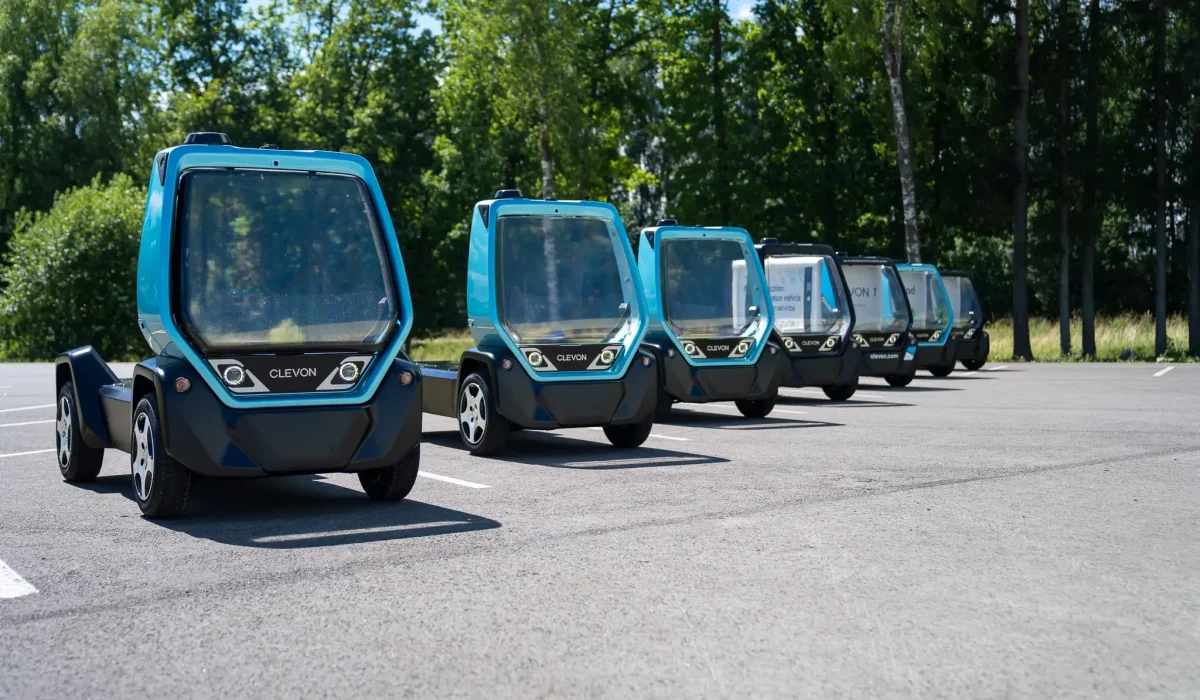 Fleet of autonomous robot couriers - CLEVON 1